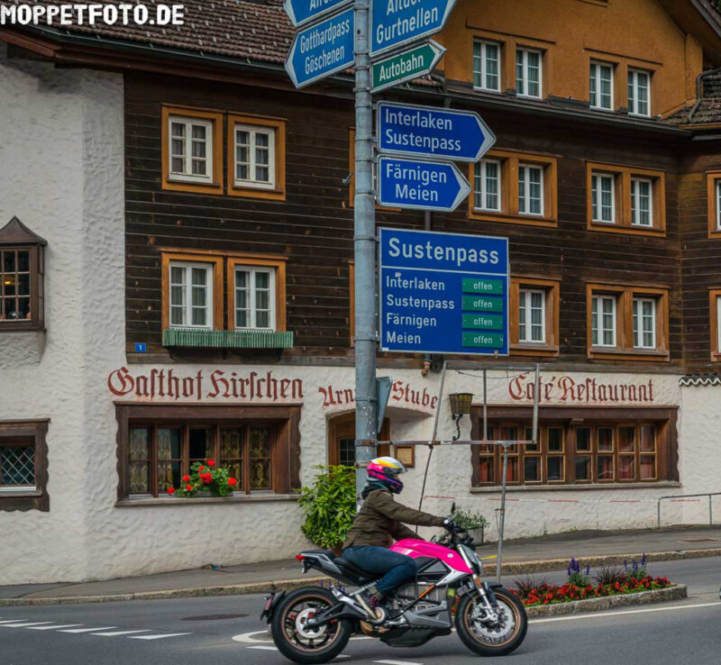 MoppetProsa-Passportrait: Spass auf dem Susten
